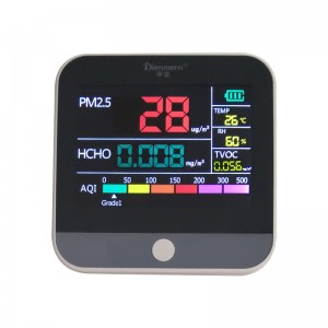 จอแอลซีดีเซ็นเซอร์ PM2.5 ตรวจจับแบบพกพา HCHO คุณภาพอากาศตรวจสอบ TVOC ทดสอบให้แสงแบตเตอรี่ลิเธียมมีค่าใช้จ่ายรถตรวจจับ